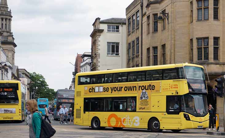 Oxford Wright Streetdeck 684 & 682